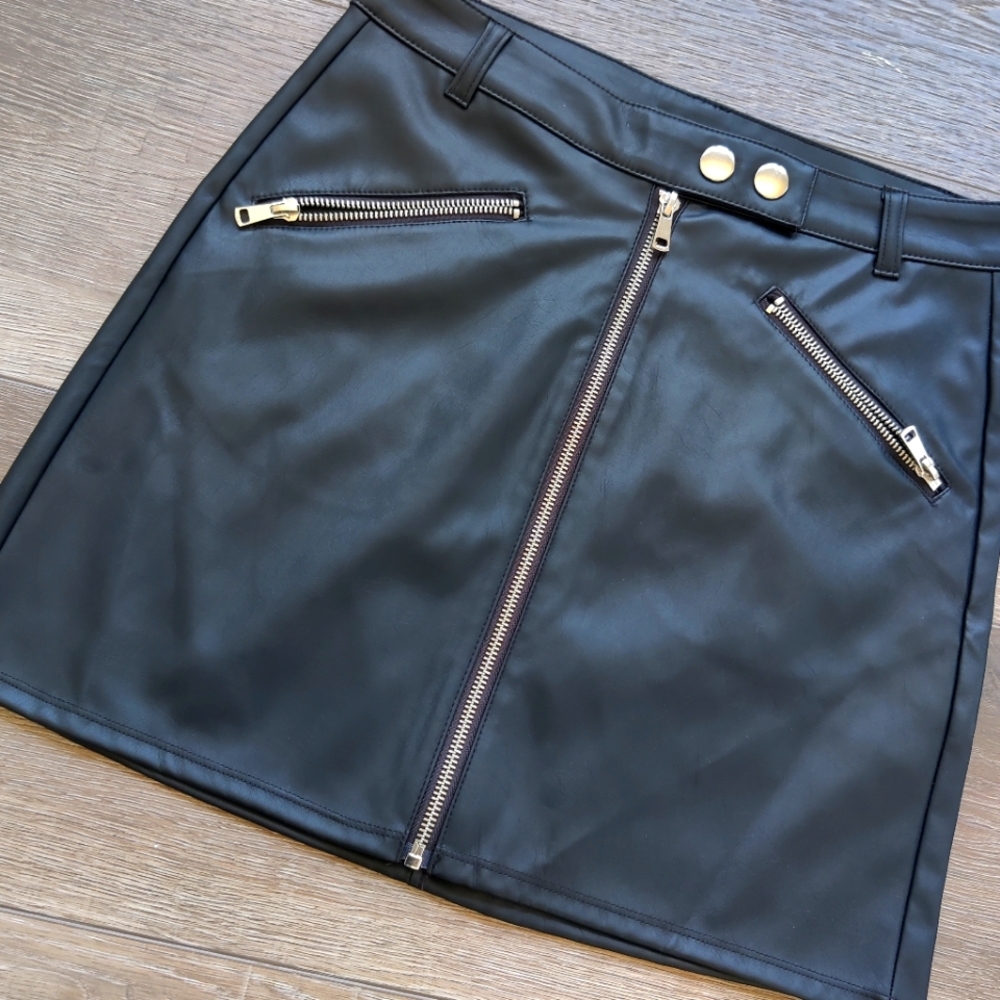Vegan Pleather Skirt With Real Pockets Wild Fable Size 4